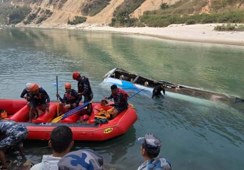 रामेछाप बस दुर्घटनाको एक सातापछि भेटियो बालकको शव