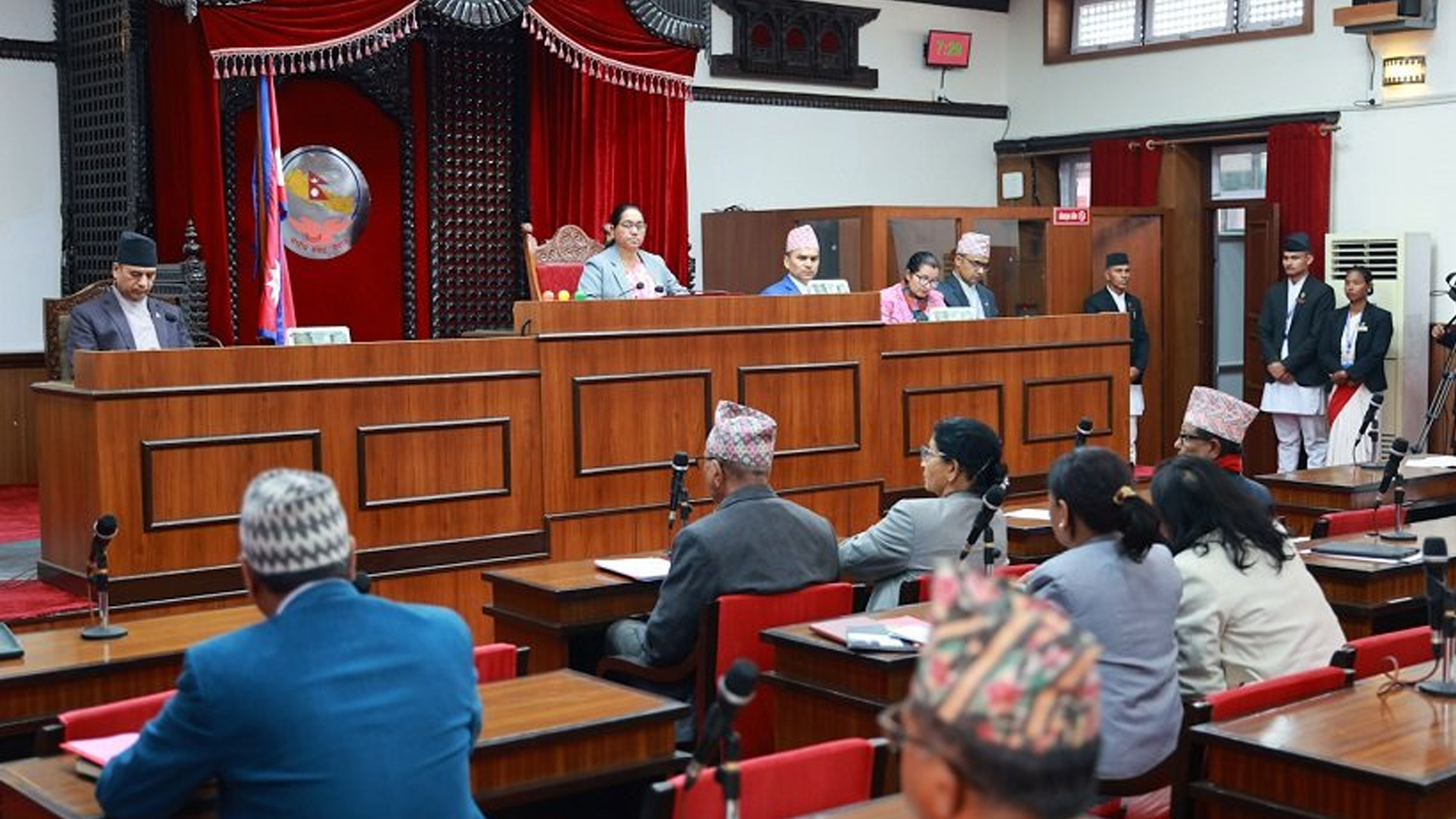 जलेका सरकारी सवारी प्रदर्शनीमा राख्न सांसद कोइरालाको माग