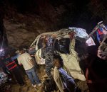 माइक्रोबस दुर्घटना ७ भारतीय तीर्थयात्रीको मृत्यु