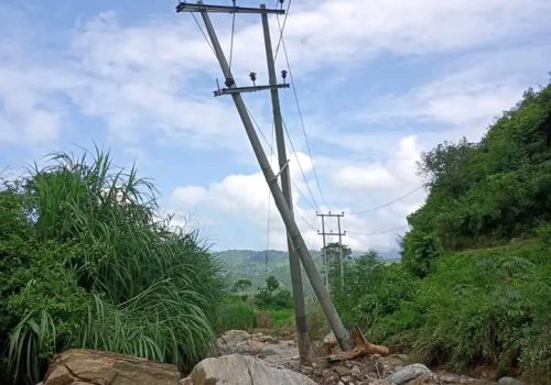 ३३ केभी लाइनमा फल्ट, धादिङका विभिन्न क्षेत्रमा विद्युत् सेवा अवरुद्ध