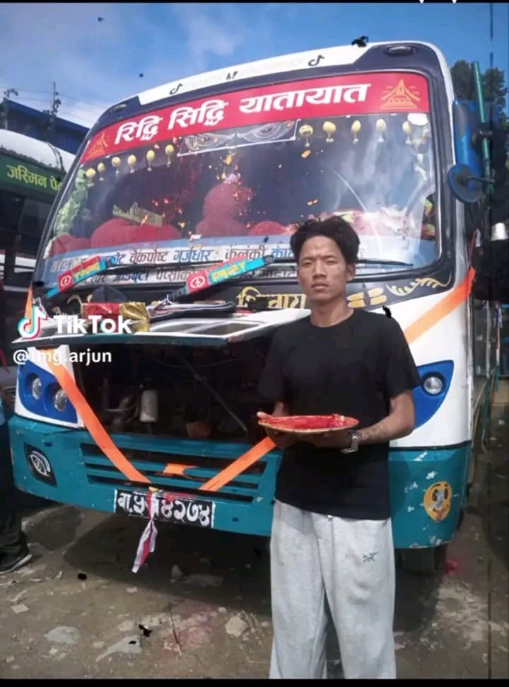 त्रिपुरेश्वर बस आगलागी : उपचारका क्रममा चालकको मृत्यु
