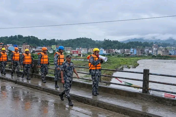भक्तपुरमा बाढी–डुबानको जोखिम बढेपछि खोला किनारका बासिन्दालाई सतर्क रहन आग्रह