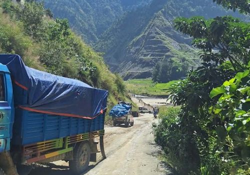 बीपी राजमार्ग खुल्यो, तत्काल साना सवारीसाधन मात्रै सञ्चालनमा