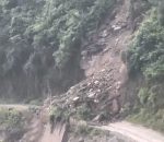 पृथ्वीराजमार्गअन्तर्गत गजुरीको बाङ्गेमा पनि पहिरो