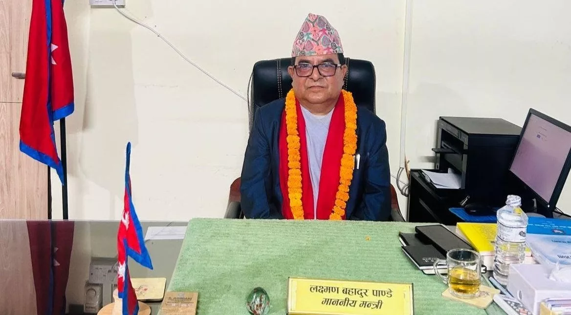 पूर्वस्वास्थ्यमन्त्री पाण्डेमाथि लागेको घुसको आरोप छानबिन गर्न एमालेले बनायो समिति