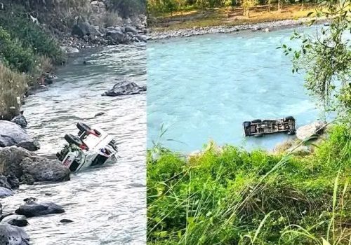 गुल्मीमा पिकअप सडकबाट १०० मिटर तल खस्यो, तीन जना घाइते