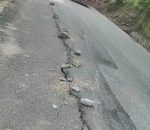 धादिङबेसी–मलेखु सडकखण्डको परेवाटारमा सडक भासियो, एकतर्फी सवारी सञ्चालन