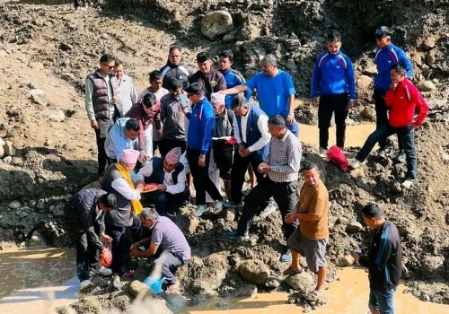 धादिङको गजुरीमा बेलबोटे–लामचिरा पुलको शिलान्यास, ६ करोड ८० लाखमा ठेक्का