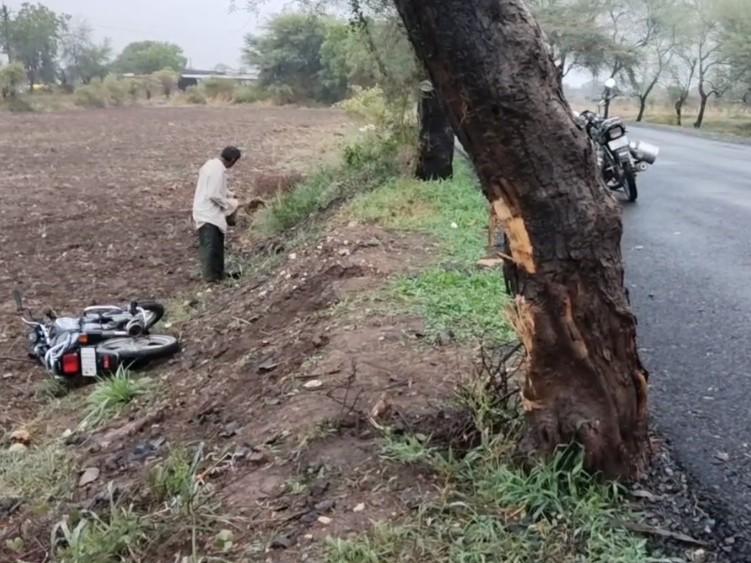 चितवनमा मोटरसाइकल दुर्घटना हुँदा एक जनाको मृत्यु
