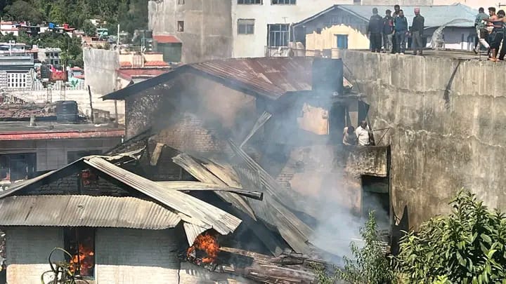 सन्धिखर्कमा भीषण आगलागी, महानन्द पोखरेलको घर पूर्ण रूपमा क्षति